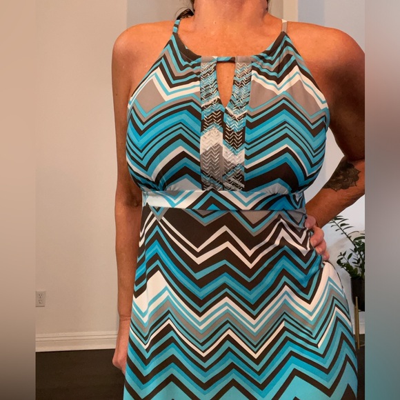 Vintage Y2K INC chevron halter maxi dress with beaded detail.
Size S - Picture 2 of 5